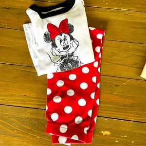 Hanna Andersson girls pajamas size 4.  Long sleeve.